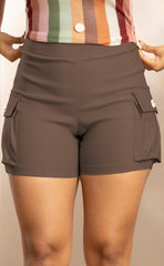 SHORT CORTO CON BOLSILLOS TIPO CARGO 6502