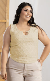 BLUSA CON TEXTURA PLUS SIZE Y AMARRE TRASERO P693