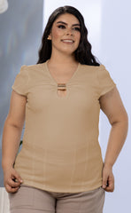 BLUSA PLUS SIZE CON HERRAJE EN ESCOTE , MANGA CORTA P753