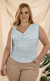 BLUSA PLUS CON ENCAJES BORDADOS Y AMARRE LATERAL P875