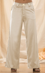 PANTALÓN ELEGANTE EN SATÍN CON BOTÓN METÁLICO 6955