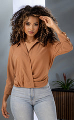 BLUSA CAMISERA CON ESCOTE CRUZADO Y MANGA LARGA  6633