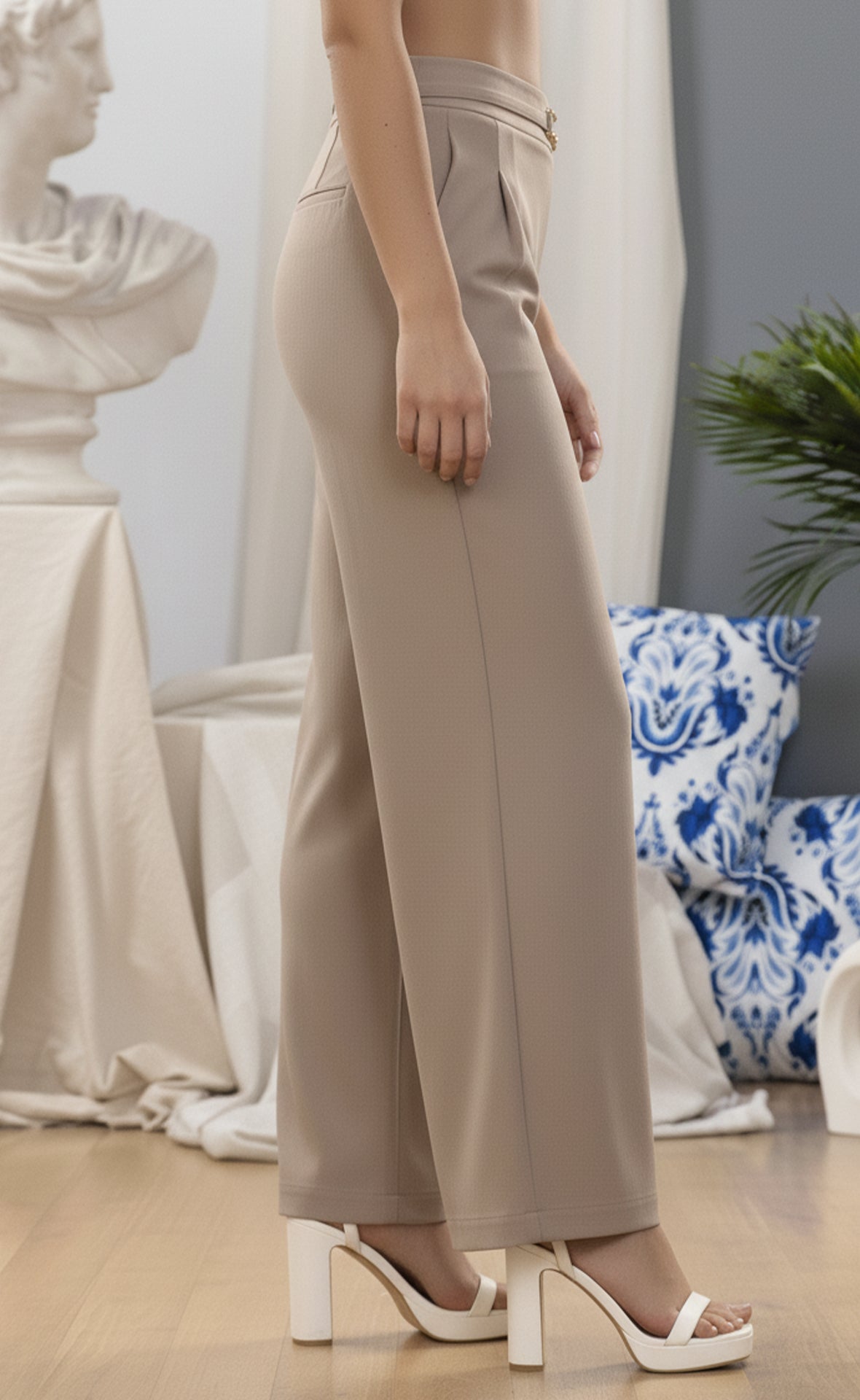 PANTALON BOTA RECTA CON DETALLES EN PRETINA Y BOLSILLO 6649