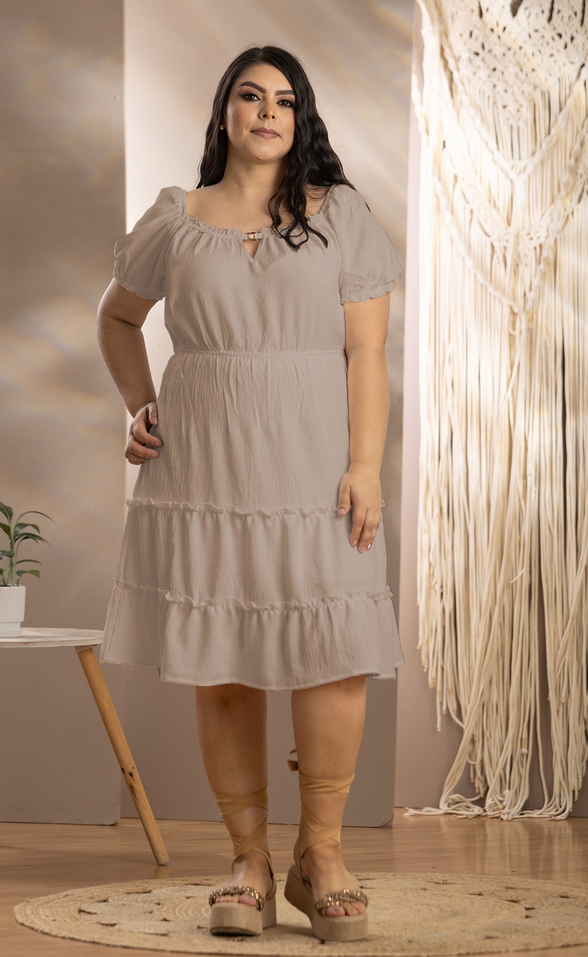 VESTIDO CORTO PLUS SIZE CUELLO BANDEJA P724