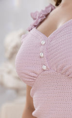BLUSA PLUZ SIZE TEXTURIZADA CON DISEÑO DE TIRAS EN PLIEGES  P699