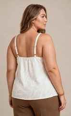 BLUSA PLUS CON TEXTURA Y CUELLO HALTER CON HERRAJE P922